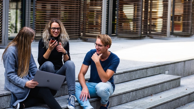 pexels-buro-millennial-636760-1438072(1)